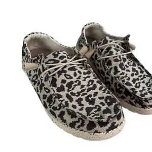 Hey Dude Wendy Womens Leopard Print Canvas Slip On Loafers Speckled Sole Shoes